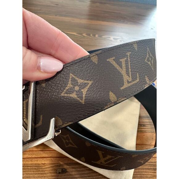 Louis Vuitton 40mm Reversible Leather Belt - Picture 4 of 11